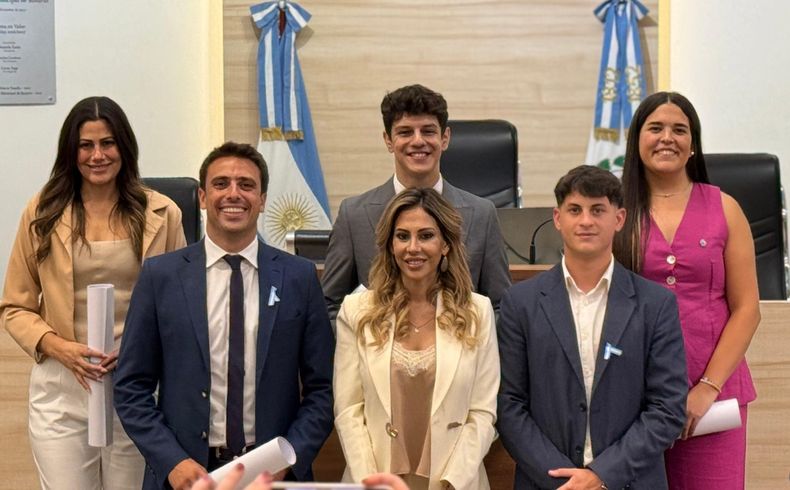 Los concejales de Rosario y la jefa libertaria en Santa Fe, Romina Diez.