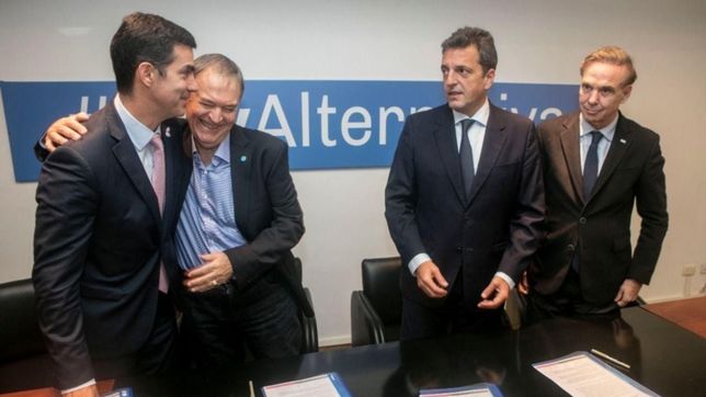 el pj federal se junta con la invitacion de cambiemos sobre la mesa