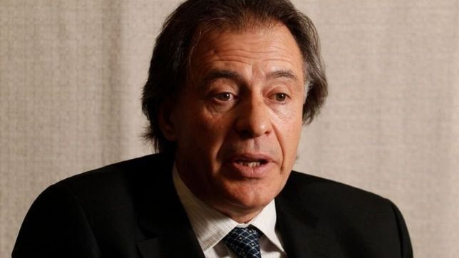 el pro profundiza la batalla con cristobal: ordenan inhibir los bienes del hipodromo