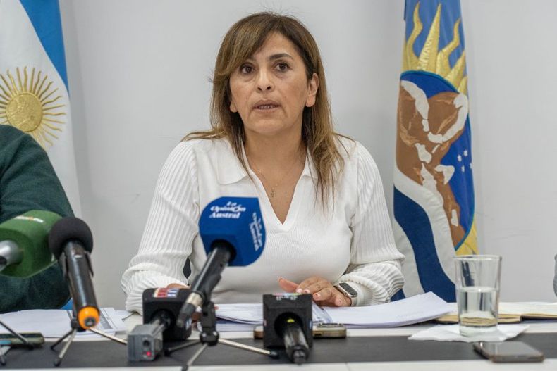 Santa Cruz: el gobierno de Claudio Vidal cerró la paritaria docente y otorgará un aumento por decretoFOTO: Iris Rasgido, titular de Educación