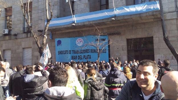 Arroyo demora el pago de sueldos y los municipales sostienen el paro