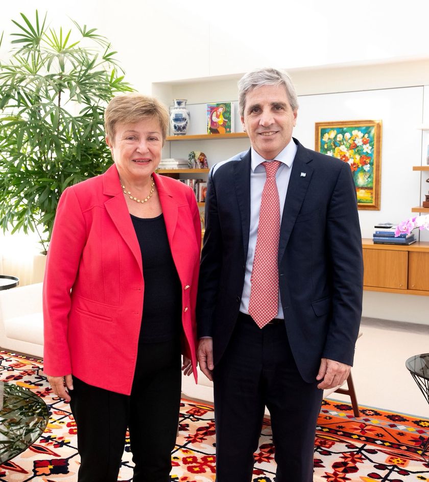 El FMI elevó su proyección anual de inflación por encima del 30%.