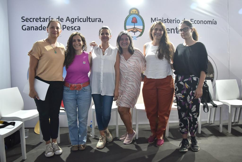 Debate de mujeres en Expoagro