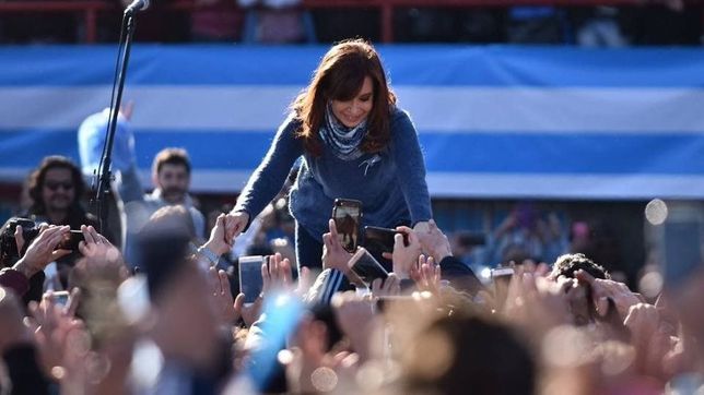 la encuesta que sacudio los mercados recorta la ventaja de cfk
