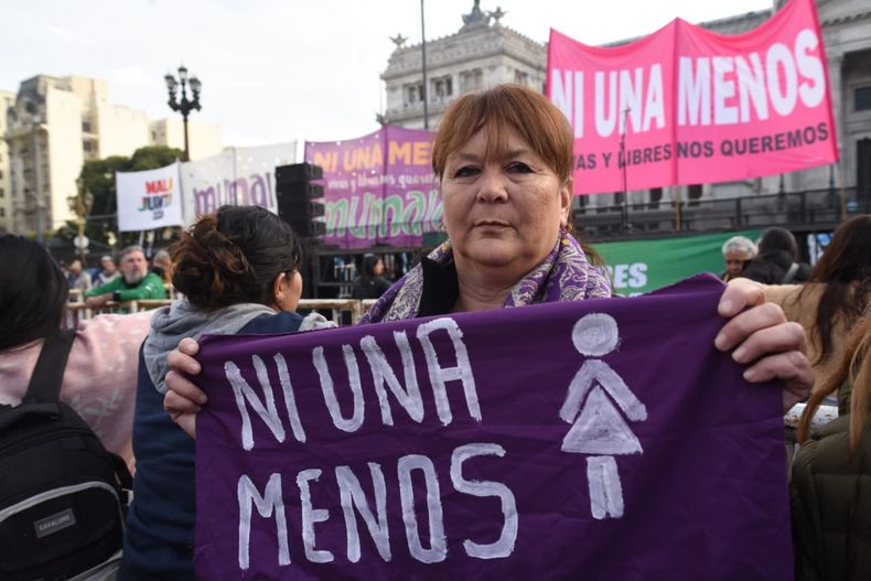 Ni una menos: marcha feminista frente al Congreso.