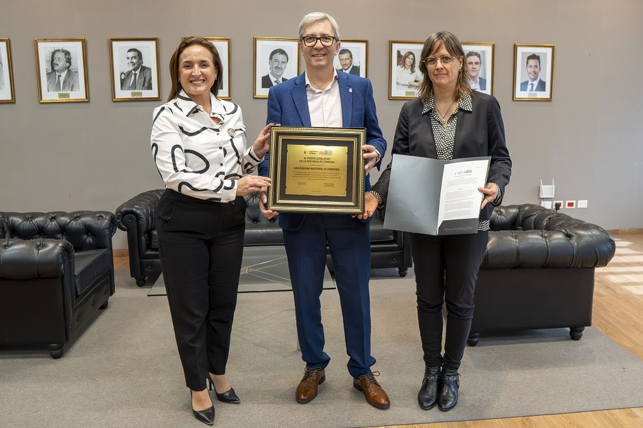 Myrian Prunotto, Jhon Boretto y Brenda Austin en la Legislatura de Córdoba