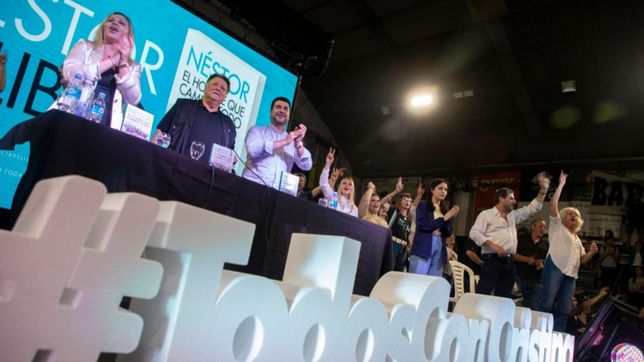 hay clamor: cristina presidenta, coreo la hinchada k en un acto camporista