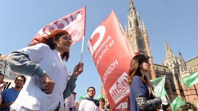efecto docentes: los medicos le exigen clausula gatillo a vidal