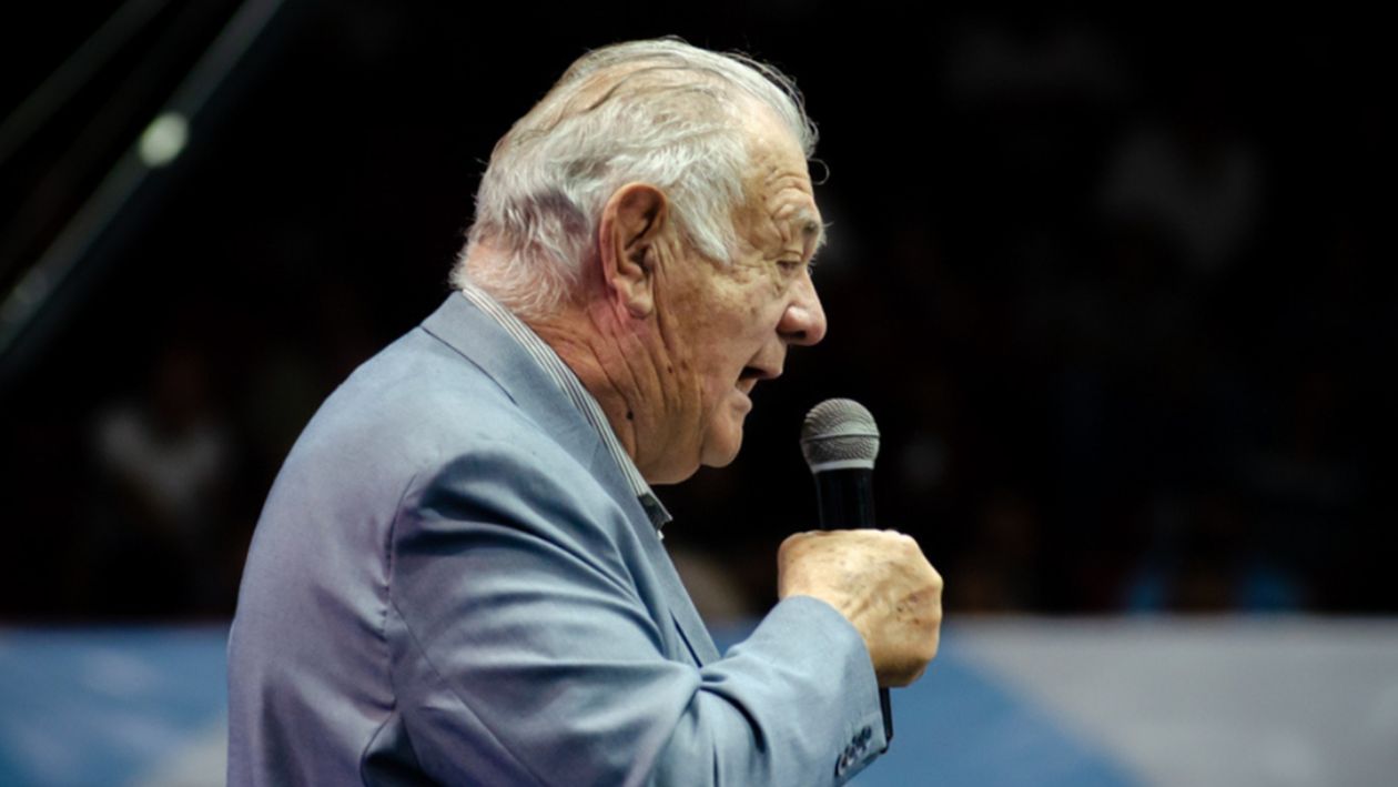 Emeterio Farías le presentó su renuncia a Chiqui Tapia