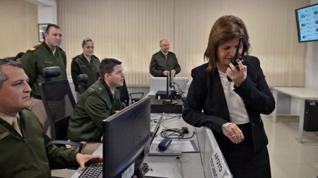 el paro calento el chat de bullrich con los super: delivery de gendarmes