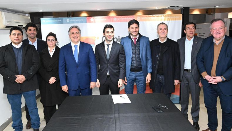 Gobernadores, día uno. Provincias Unidas se mostró en público por primera vez en la Casa de Chubut.&nbsp;