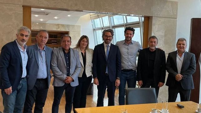 el peronismo de caserio se planta y apunta a llaryora: queremos discutir politica