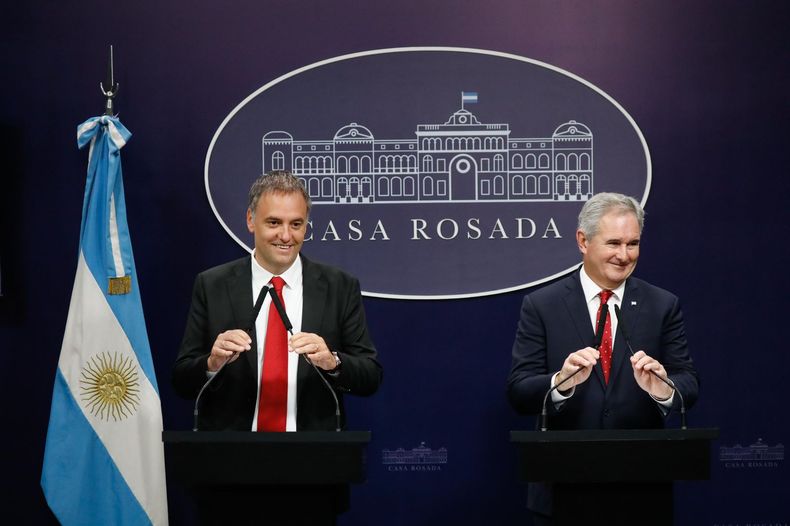 https://media.letrap.com.ar/p/260b333442767ef3970cf858632e7dcf/adjuntos/349/imagenes/100/180/0100180698/790x0/smart/adorni-y-quirno-conferencia.jpeg