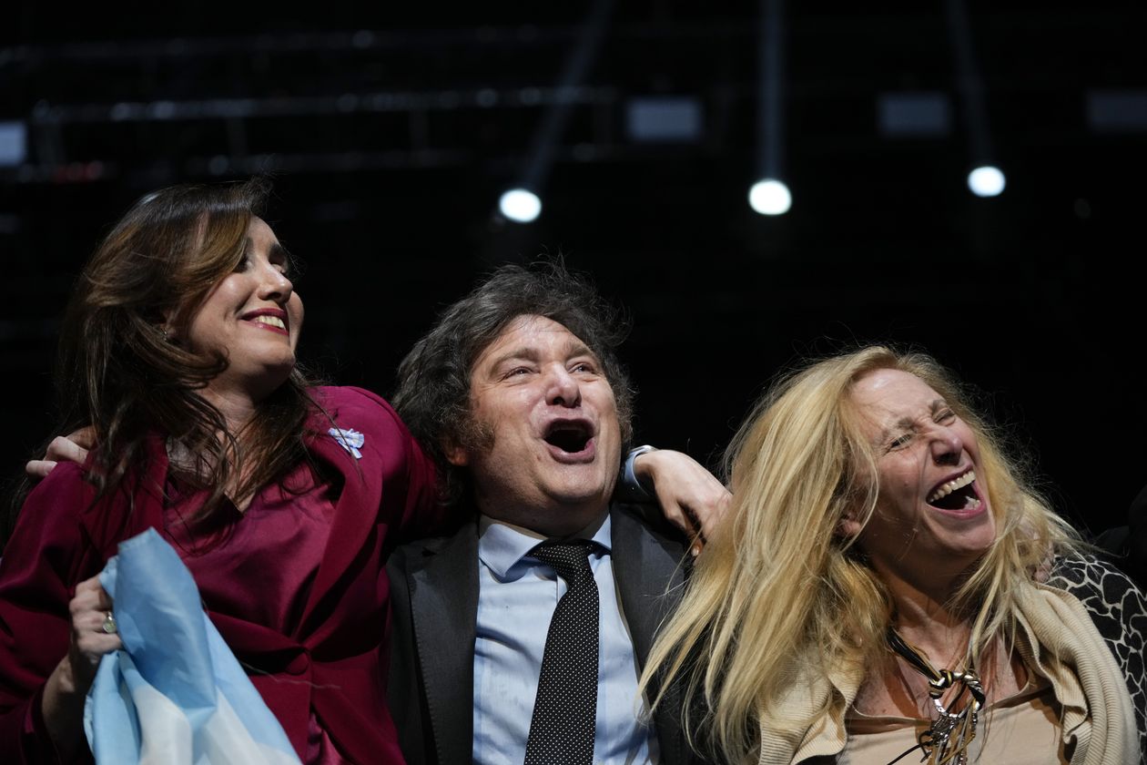 Victoria Villarruel, Javier Milei y Karina Milei.