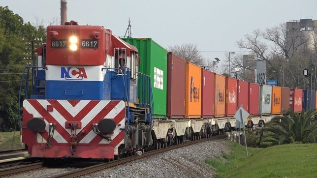 Javier Milei prorroga la concesión del tren carguero del grupo Urquía 
