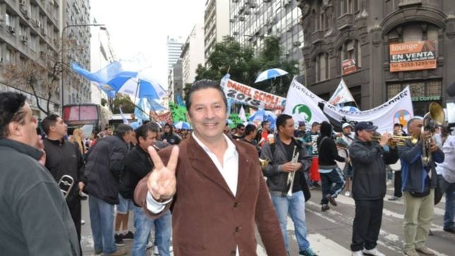 menendez se respalda en el kirchnerismo duro para hacerle frente a othacehe