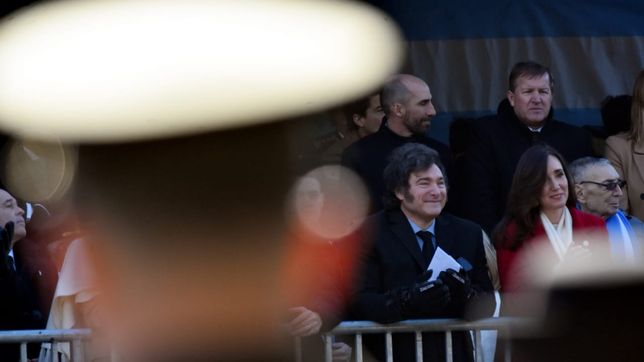 Javier Milei y Victoria Villarruel, en verde oliva.