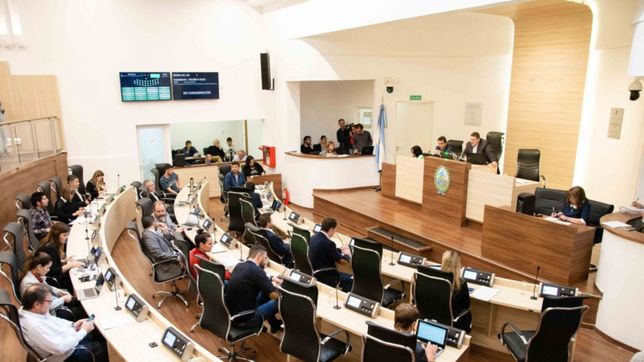 rosario: la favorita, un malabarista y el pj pelean por presidir el concejo