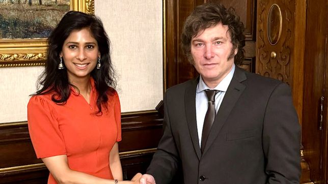 Gita Gopinath, la número dos del FMI, con Javier Milei