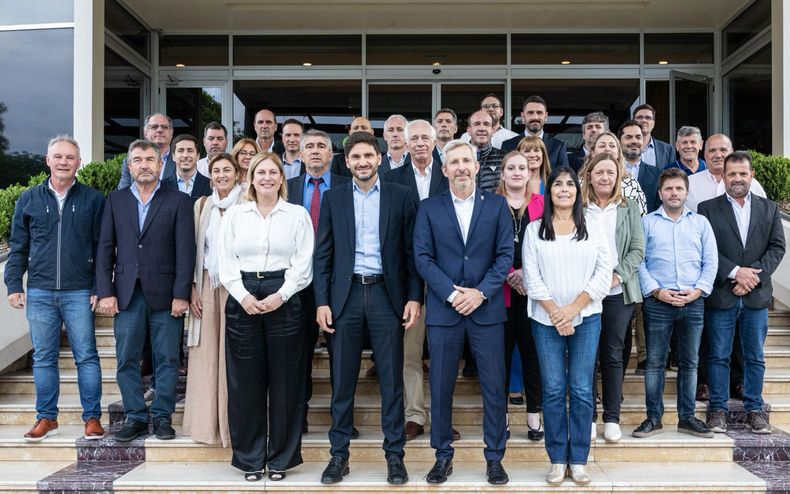 pullaro-y-frigerio-y-sus-gabinetes-paranajpeg