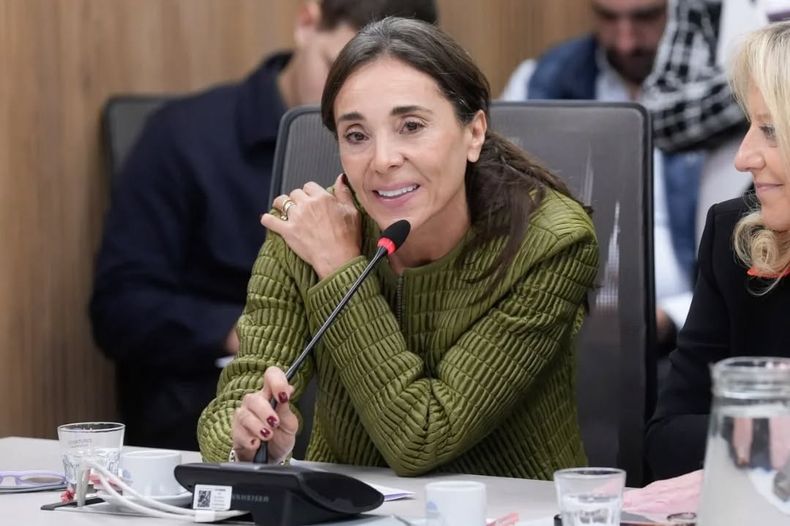 La diputada Bárbara Andreussi, hija de Cristina Guzmán. 
