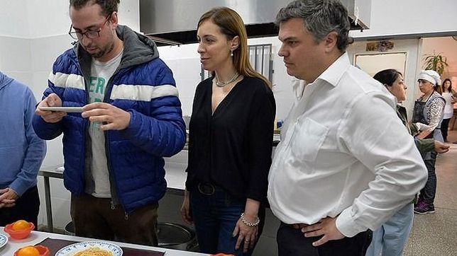 con otra licitacion polemica, gana terreno la empresa favorita de vidal
