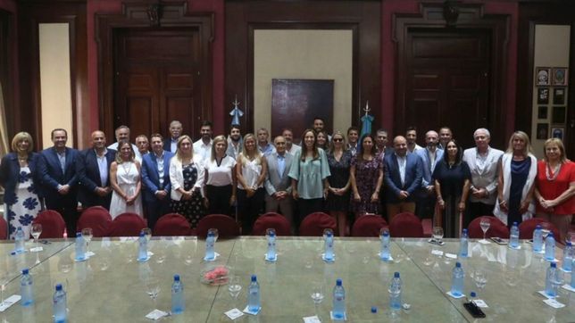 con la continuidad de salvador en duda, intendentes ucr se reunen en la plata con la continuidad de salvador en duda, intendentes ucr se reunen en la plata