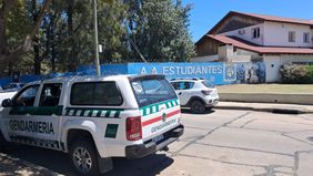 Estudiantes de Río Cuarto fue allanado a dos semanas de lograr el asecsnso a la Liga Profesional de Fútbbol de AFA.&nbsp;
