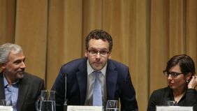 Test clave con el mercado: debuta la banda elástica de Sandleris