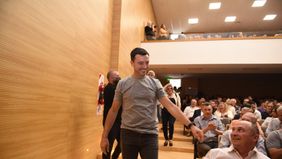 De Loredo gobernador: 11 spots, un acto vacío y una confirmación por TV