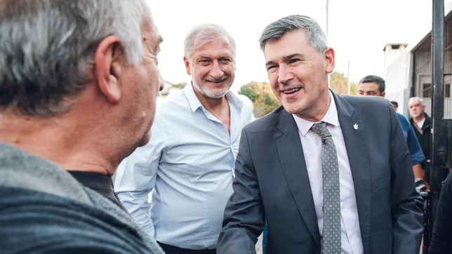 Daniel Paserini le pone una ficha a Héctor Pichi Campana en la elección de 400 centros vecinales.
