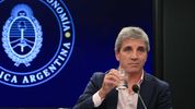 milei y caputo, en guerra con la argentina