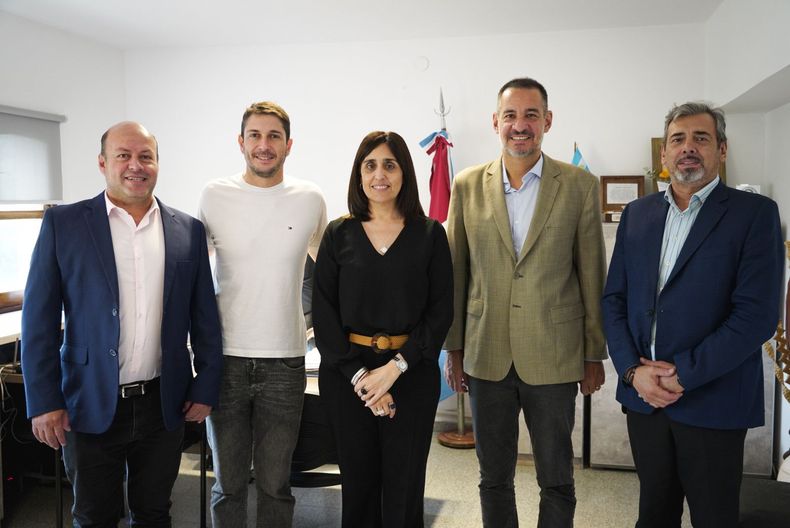 El gobernador Martín Llaryora busca radicales para engordar su armado en 2025. Miguel Siciliano ya ejecuta la tarea. 