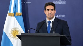 No hay ningún diálogo con la UCR, dijo el vocero presidencial Adrián Ravier: tironeos y sacudones en el rejunte opositor de La Pampa.