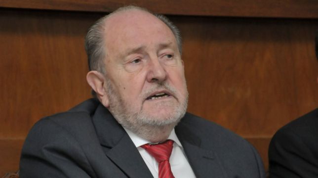 sacudon en la pampa: por enfermedad, verna toma licencia y baja su reeleccion