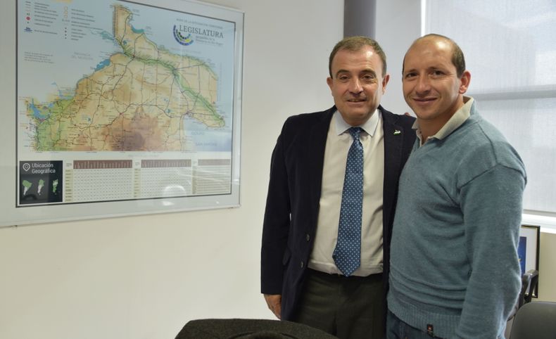 Pedro Pesatti y Javier Garavaglia, el peronista verde que pegó el portazo y se desafilió de Juntos Somos Río Negro. 