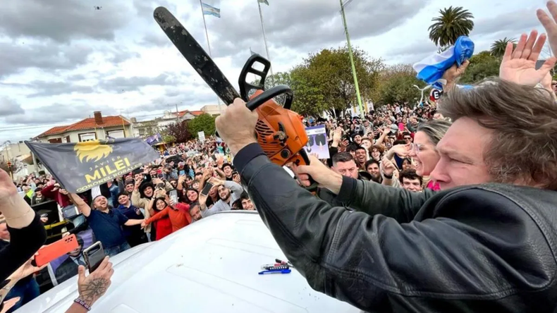 Con su motosierra, Javier Milei empujó a las universidades al límite de su supervivencia