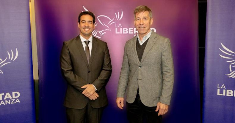 Adrián Ravier y Martín Ardohain votaron lo mismo, a favor de la reforma de la Ley de Glaciares, pero el libertario se expuso y el diputado del PRO se corrió de la escena.