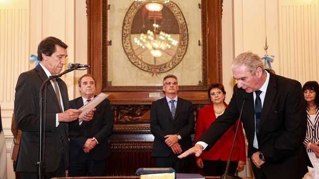 Jujuy: Carlos Sadir metió mano en su gabinete sin romper el equilibrio con Gerardo Morales