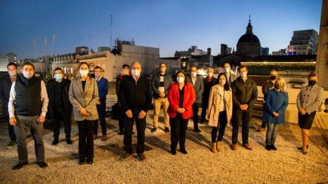 el tinglado de jxc en la ciudad va de la ucede al socialismo y el gen