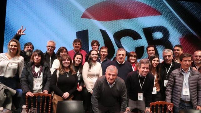 morales disena un acto con epica alfonsinista, clamor de unidad y desafio al pro