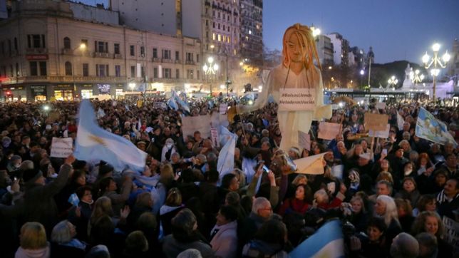 exito espontaneo: masivo reclamo de carcel para cristina kirchner