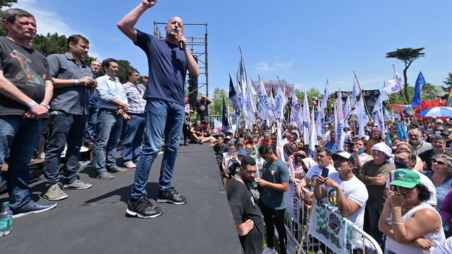 insaurralde y raverta homenajearon a nestor kirchner en mar del plata