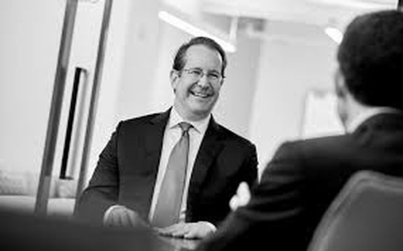 El buitre Christopher Bogart, del fondo Burford, invirtió US$16.6 millones en 2015 y quería cobrar US$6.000 millones por el juicio a YPF.