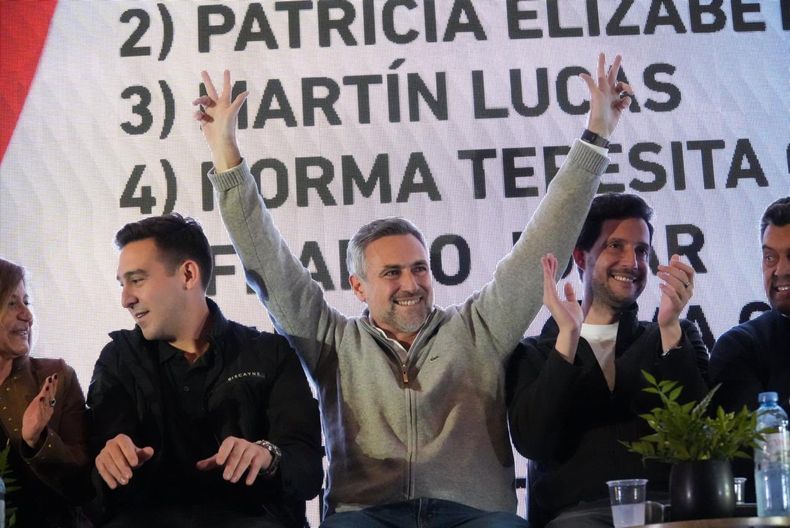 Rodrigo de Loredo se bajó de la interna de la UCR y Ramón Mestre quedó proclamado como candidato a diputado