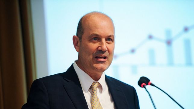 sturzenegger debio quemar u$s 1.472 millones de reservas en una sola rueda