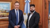 Fabián Fernández, junto a Manuel Adorni.