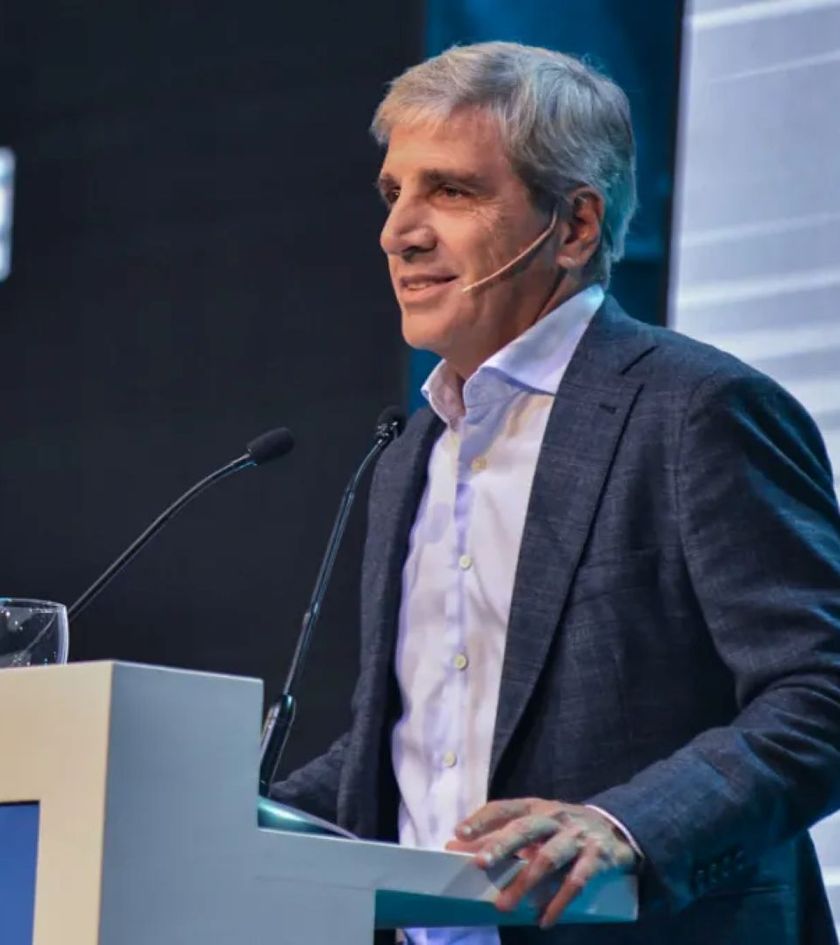 El Círculo Rojo pide por la micro y Toto Caputo afirma que la economía está por arrancar