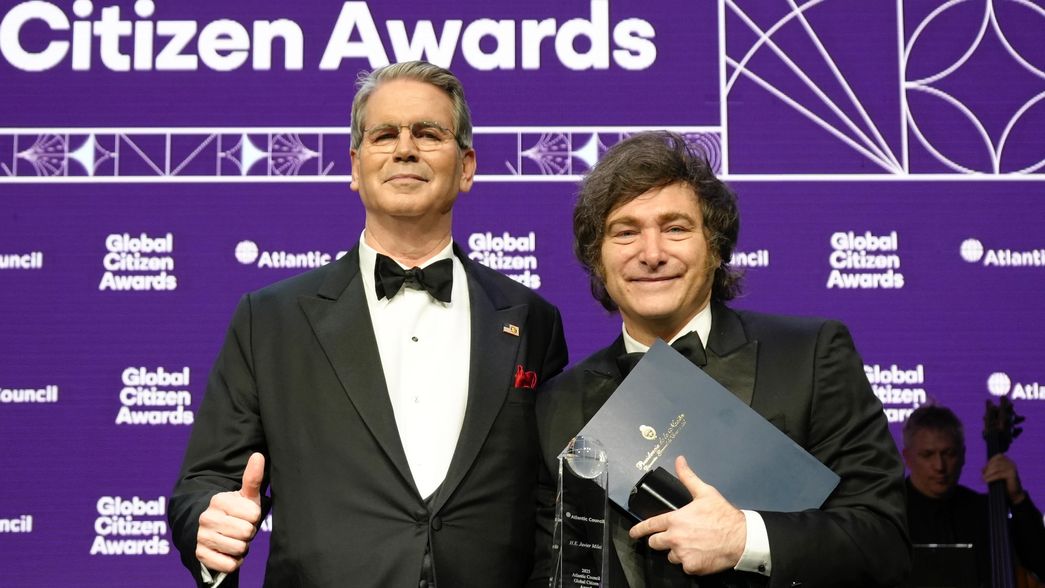 Javier Milei cancela la deuda del Banco Central con Scott Bessent, pero sumó un nuevo acreedor.