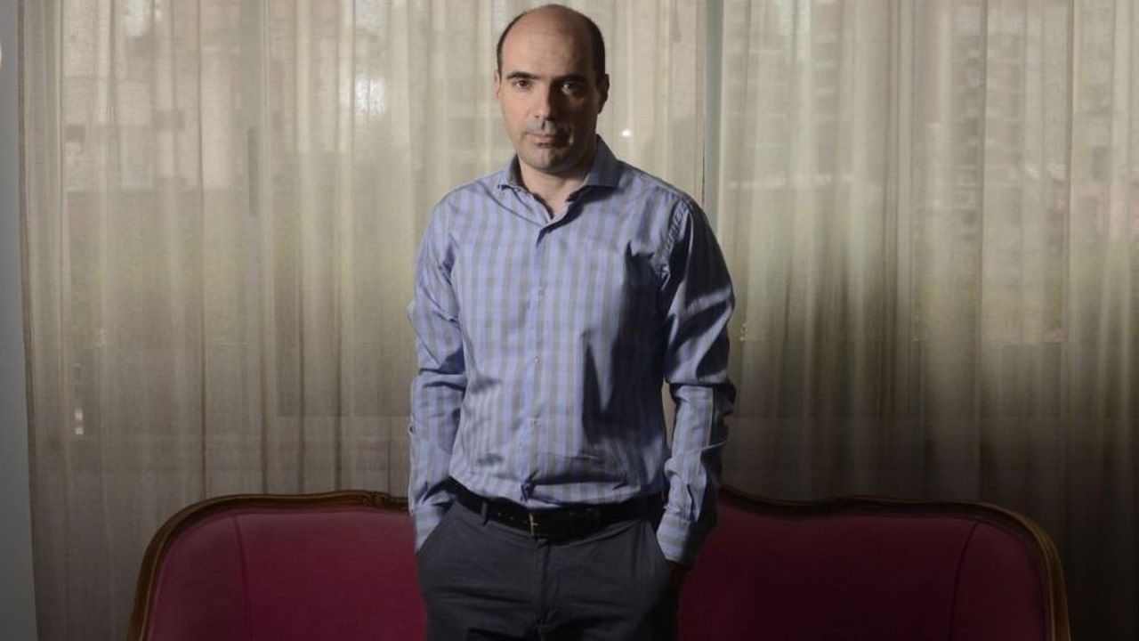 Dujovne mete a Gadano como gerente y sigue copando el Central